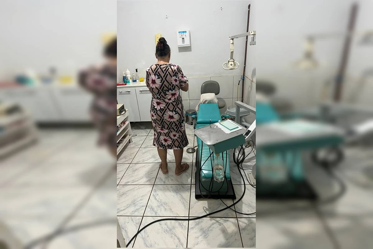 Falsa dentista é presa por operar pacientes em consultório clandestino