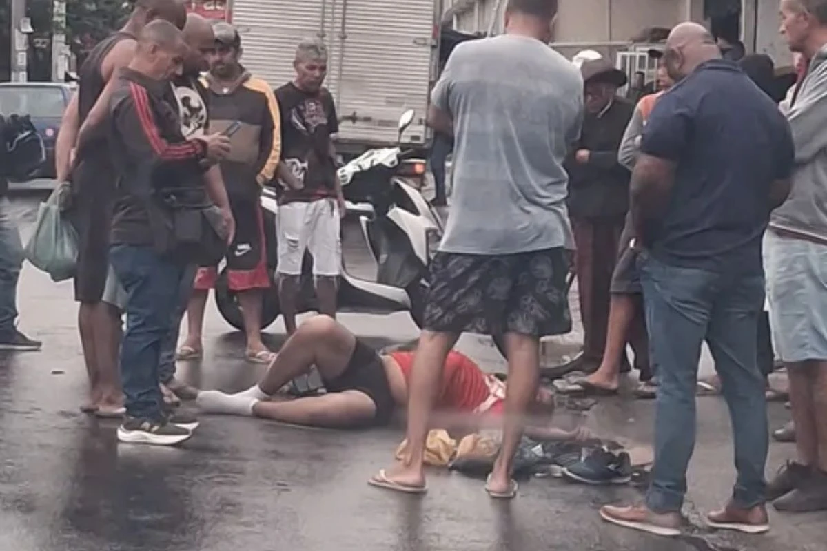 Vídeo: vítima reage a assalto e agride criminoso no Rio de Janeiro