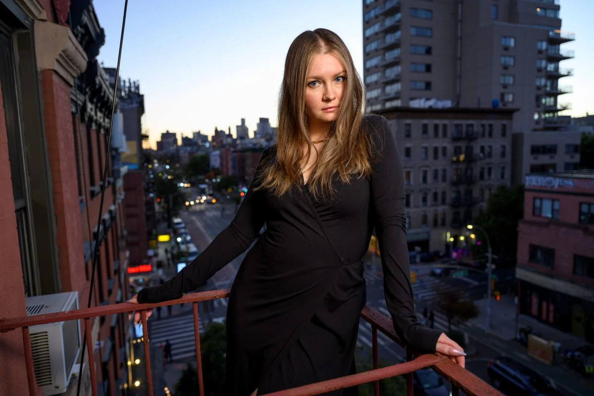 Coelhos são abandonados após ensaio da “falsa herdeira” Anna Delvey