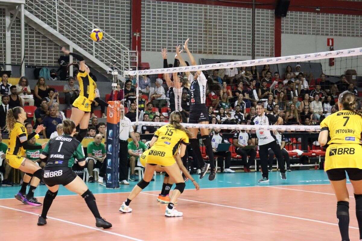 De virada, Brasília Vôlei conquista a primeira vitória na Superliga