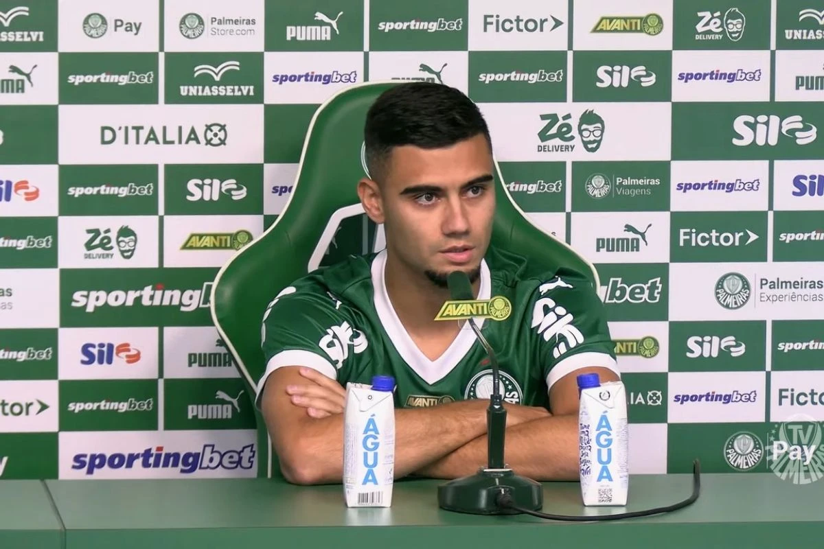 Andreas Pereira comenta falha na Libertadores: “Não ligo muito”