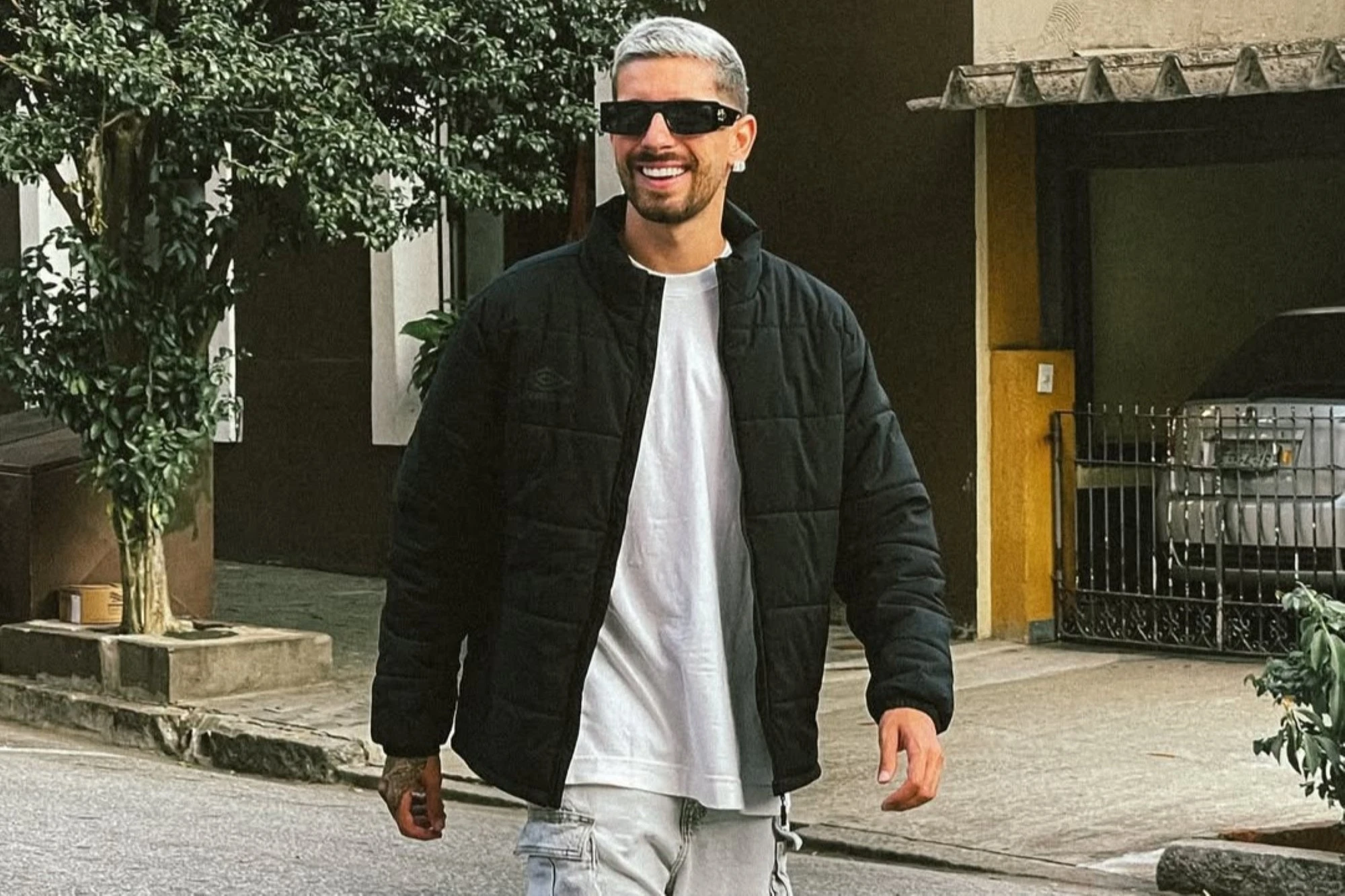 Conheça Tulinho, filho de ex-Botafogo e namorado de Flávia Saraiva