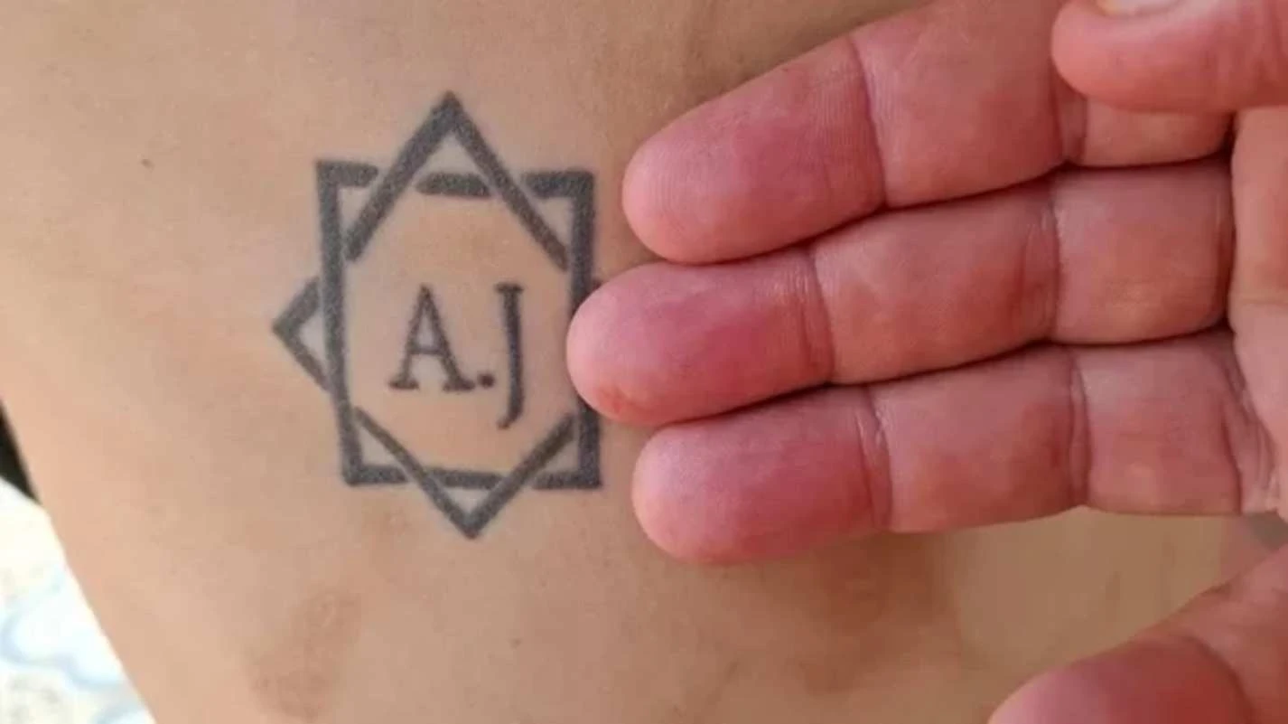 Homem obrigado a tatuar iniciais do patrão pode receber R$ 1,3 mi