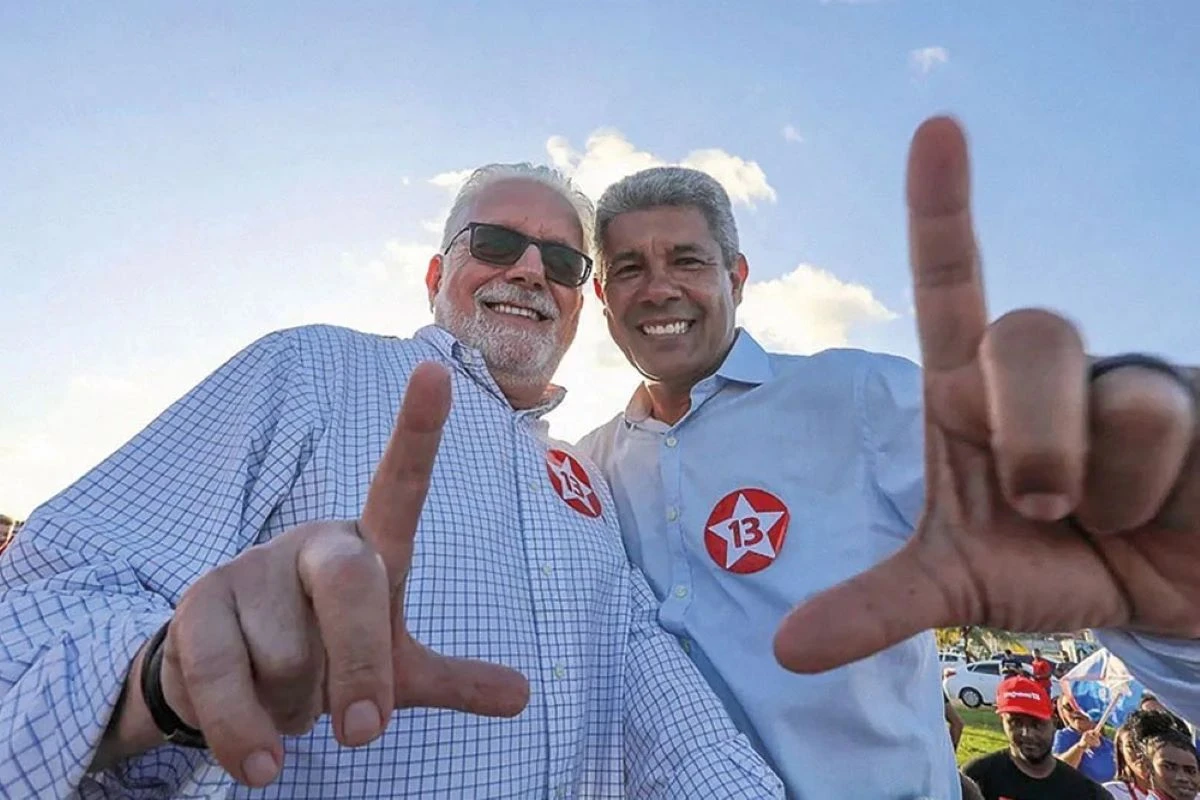 Vídeo: petistas são recebidos com vaias em evento que terá Lula na BA