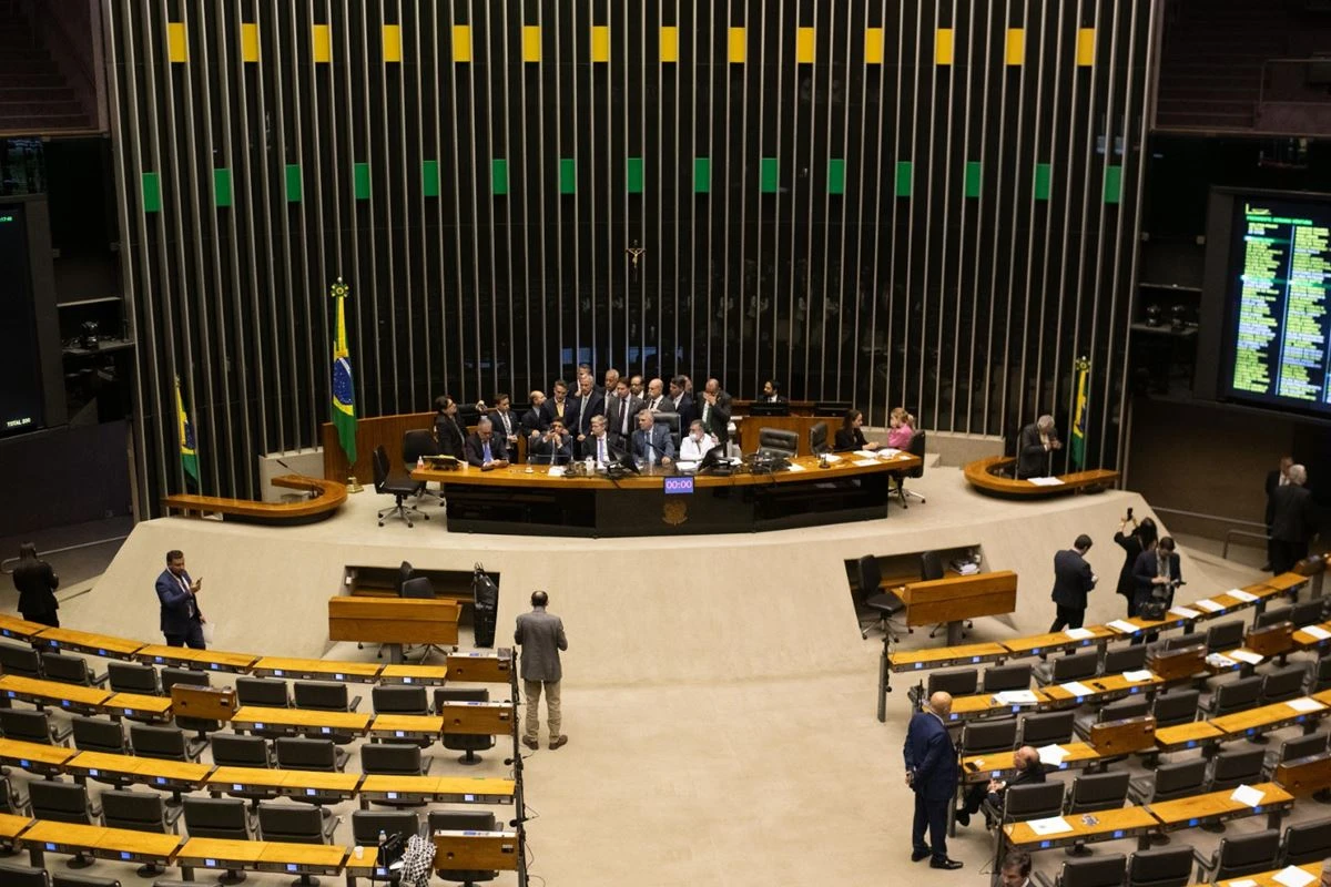 PT usará projeto que combate adultização para atacar bolsonaristas