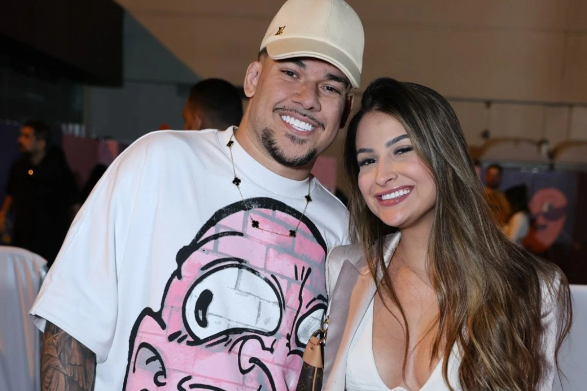 DJ Buarque aparece em clima de romance ao lado de nova amada