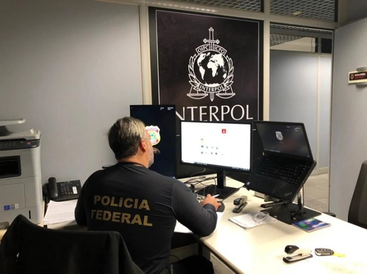 Interpol procura 71 criminosos brasileiros. Veja crimes