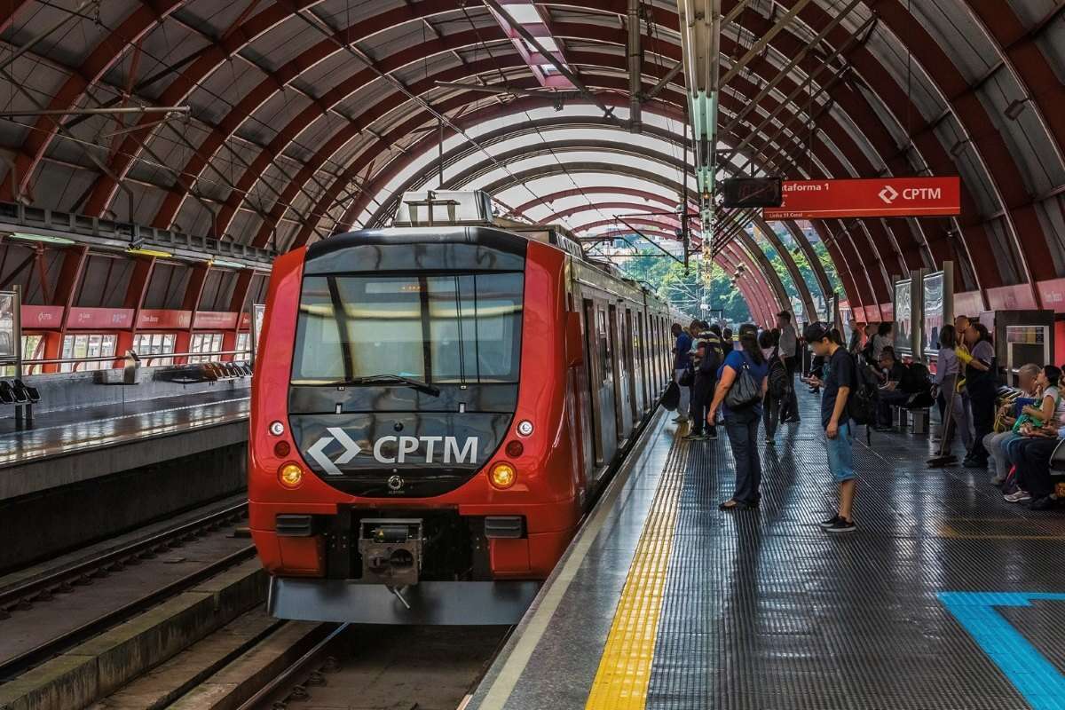 Linha 12-Safira da CPTM tem falha de energia nesta segunda (17/2)