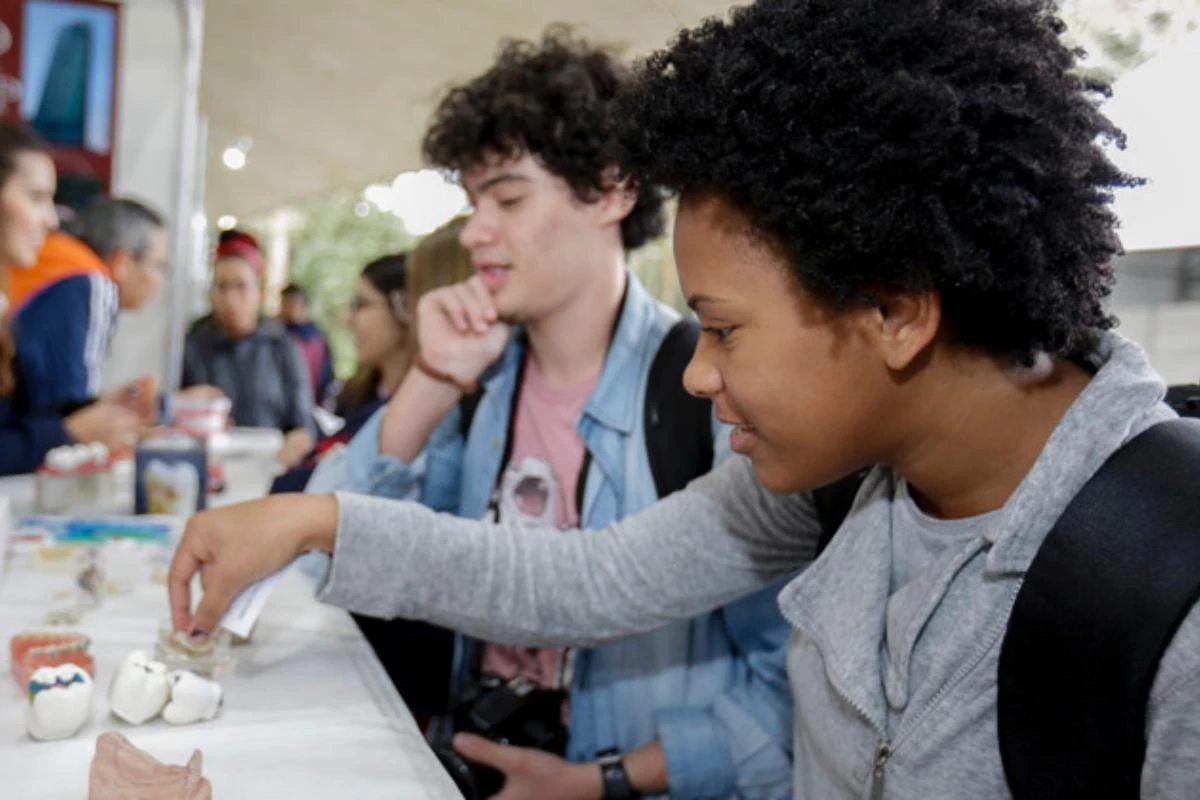 USP abre inscrições para estudantes conhecerem cursos e carreiras