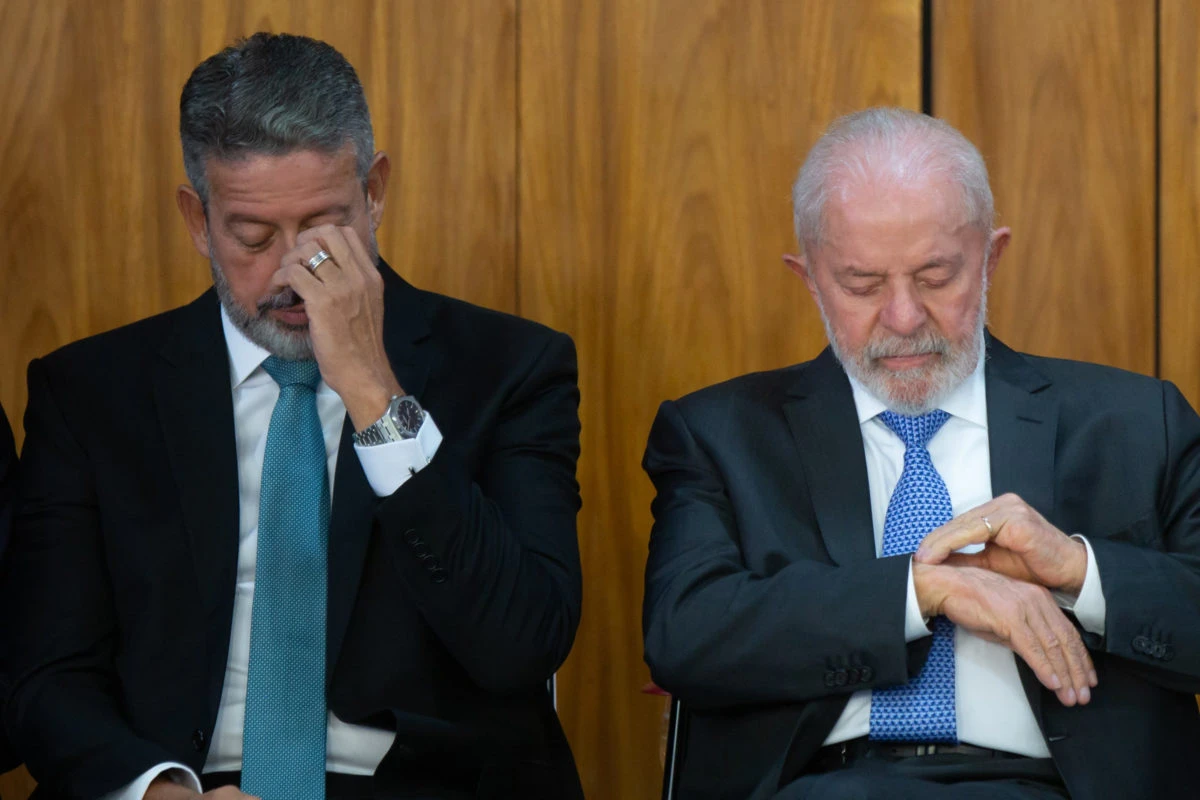 Isenção do IR: Lira reclama e faz texto sem arrecadação para Lula