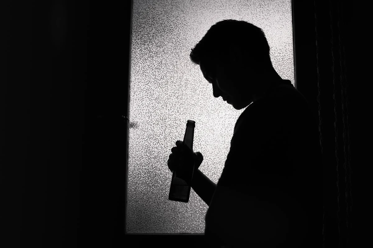Saúde pública: mortes por alcoolismo caem, mas internações aumentam