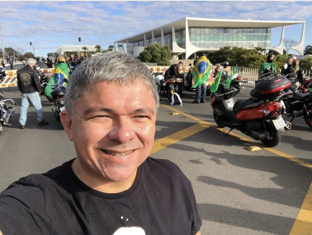 Homem da bomba no aeroporto de Brasília reduz pena após passar no Enem