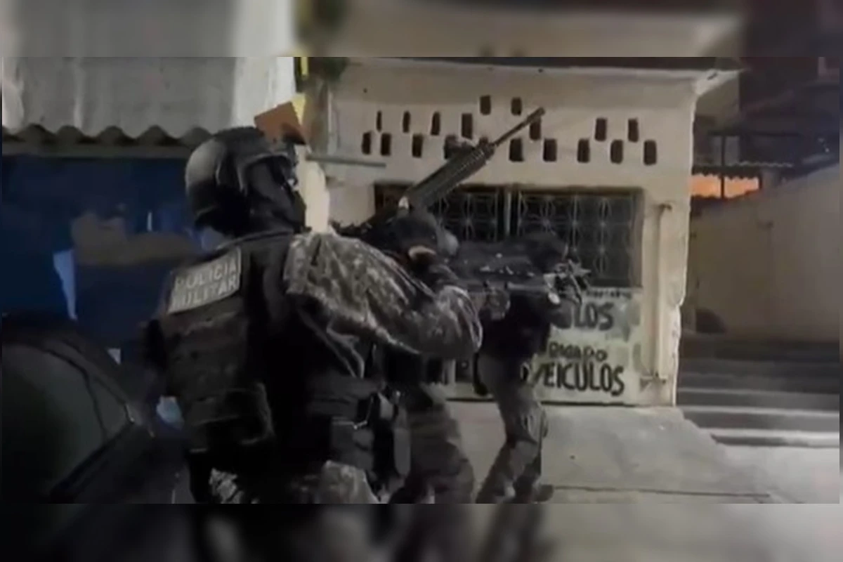 Bope cerca complexo de Israel, domínio de Peixão, para combater roubos