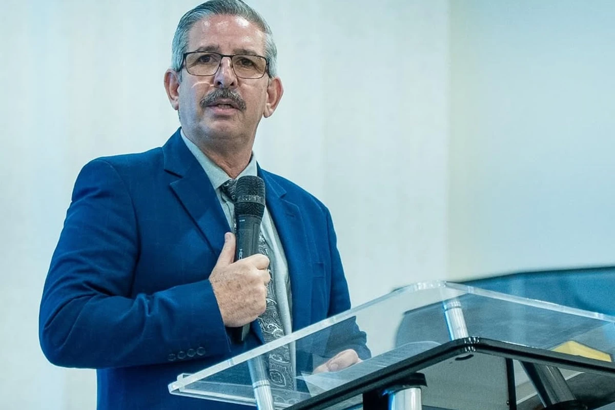 Pastor renuncia a cargo nacional após ser exposto por amante