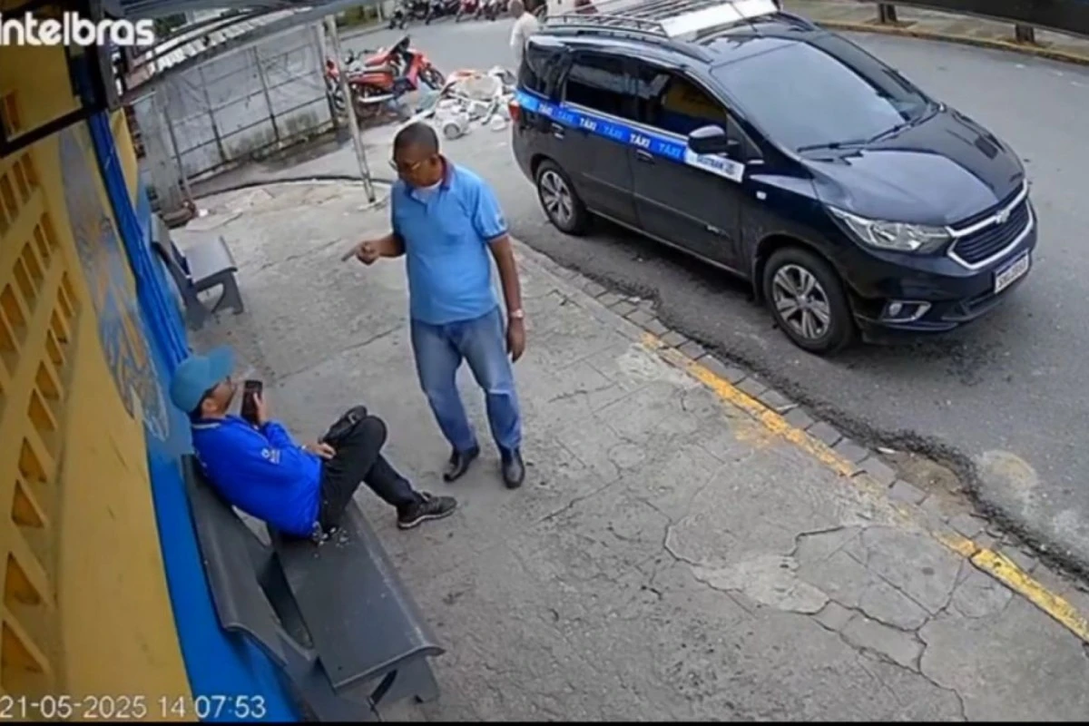 Taxistas são flagrados brigando com faca e revólver em Goiana