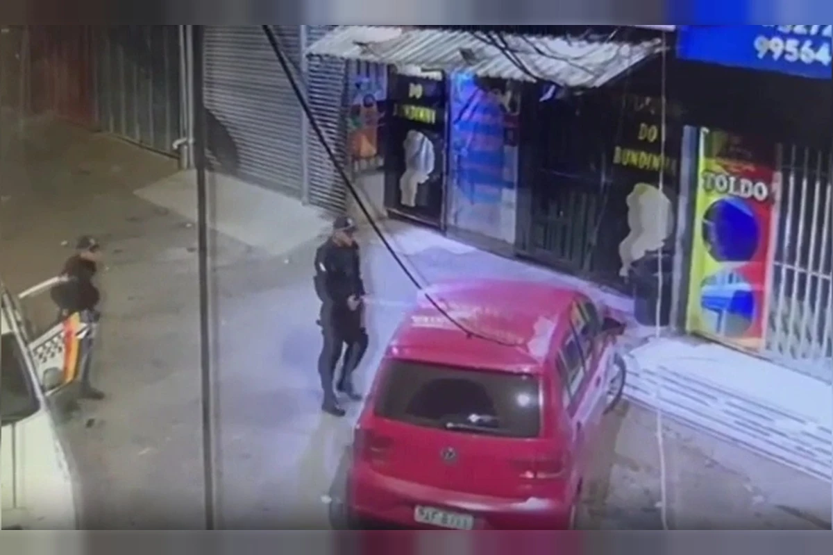 Vídeo: PM joga spray de pimenta dentro de carro com passageiros no DF