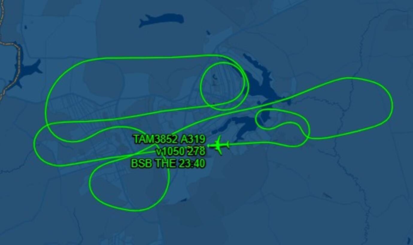Avião declara emergência após decolar em Brasília e faz pouso forçado