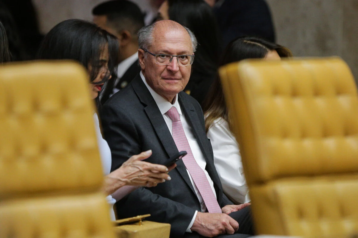 Alckmin sanciona lei que prevê indenização por abandono afetivo de criança