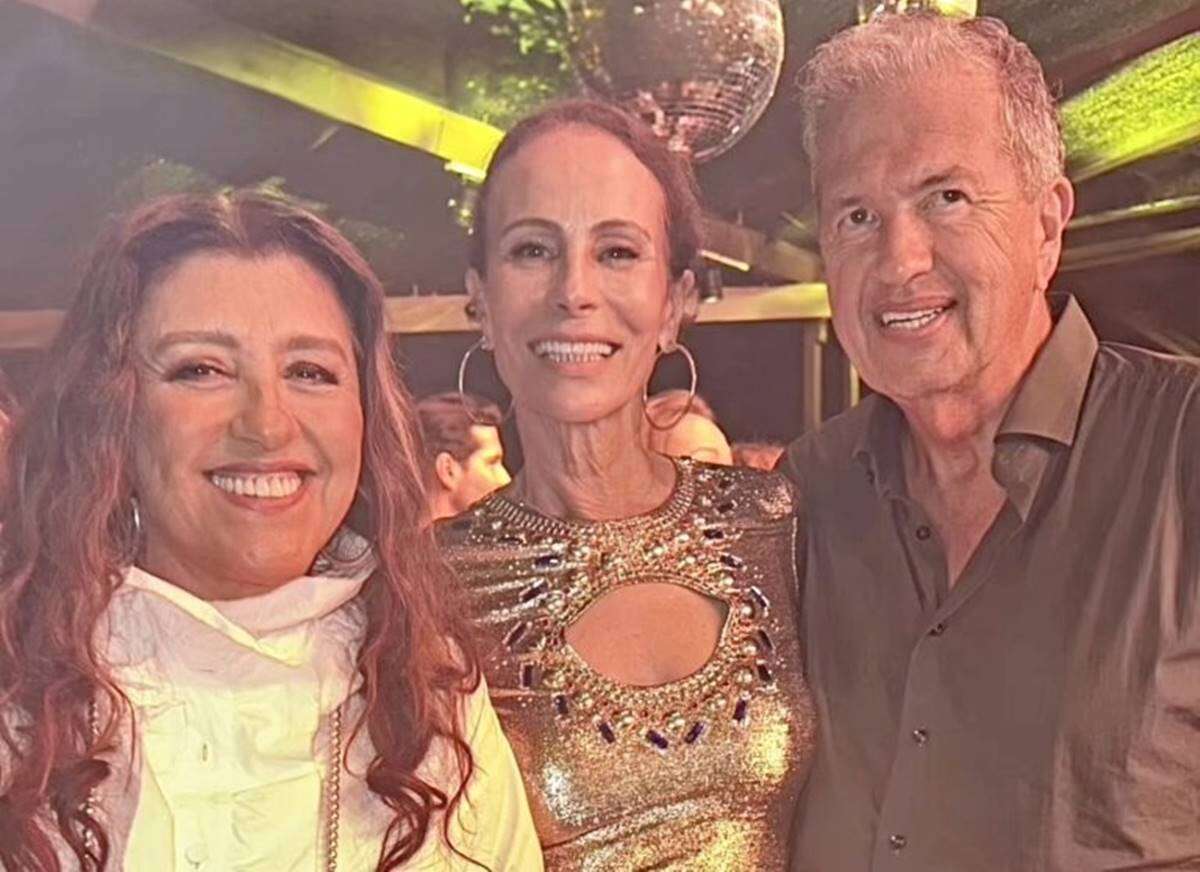 Regina Casé prestigia Andréa Dellal em festa de 70 anos