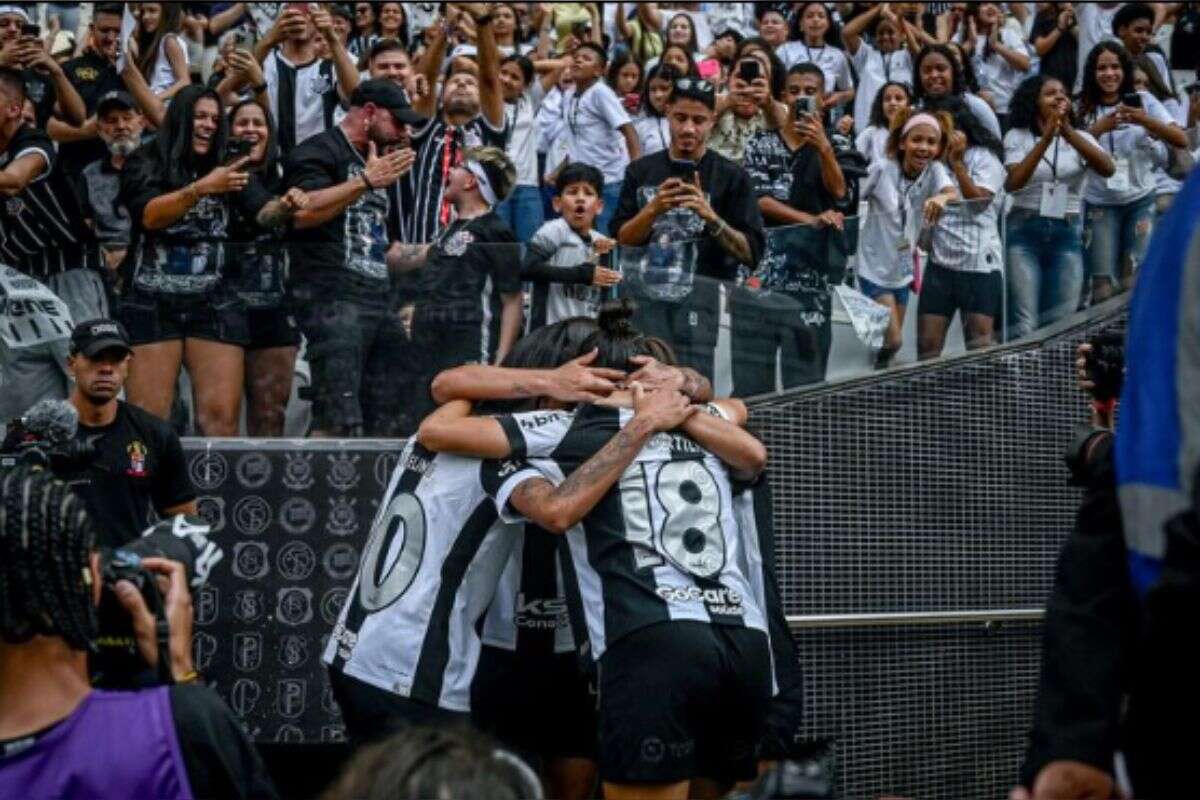 Corinthians bate o São Paulo e se torna hexa do Brasileirão feminino