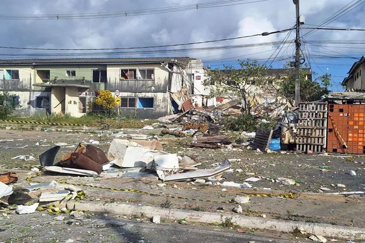 Explosão que matou 3 moradores afeta 4 blocos residenciais em Maceió