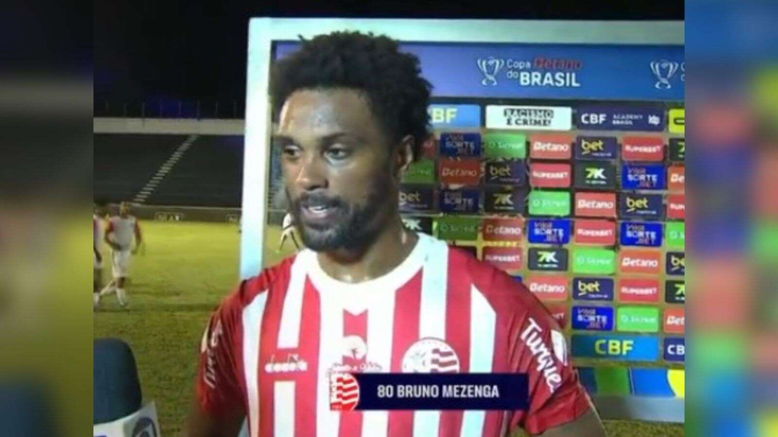 Vídeo: jogador do Náutico se emociona após gol. Entenda o motivo