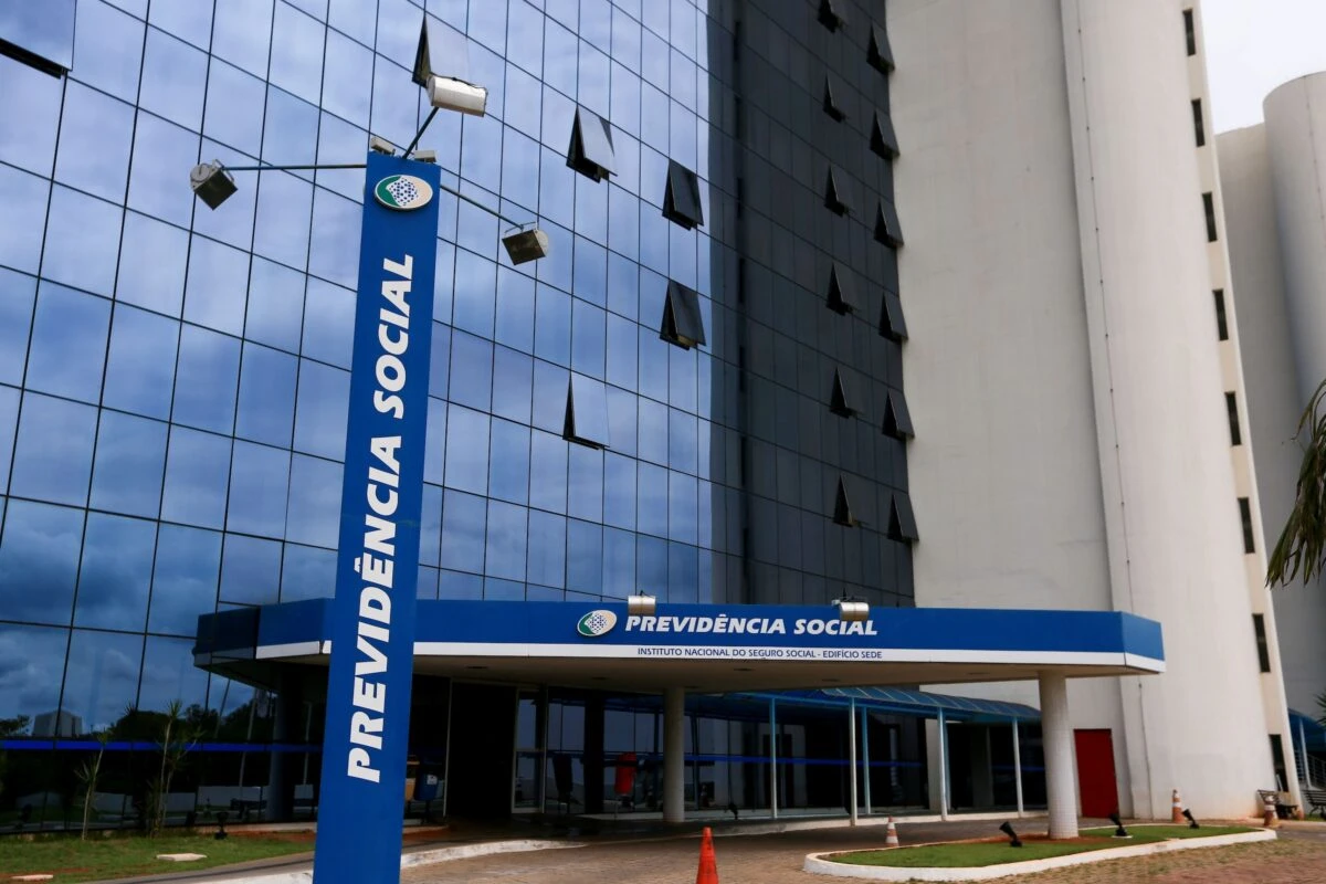 Na véspera da CPI, Motta quer votar proibição de descontos no INSS