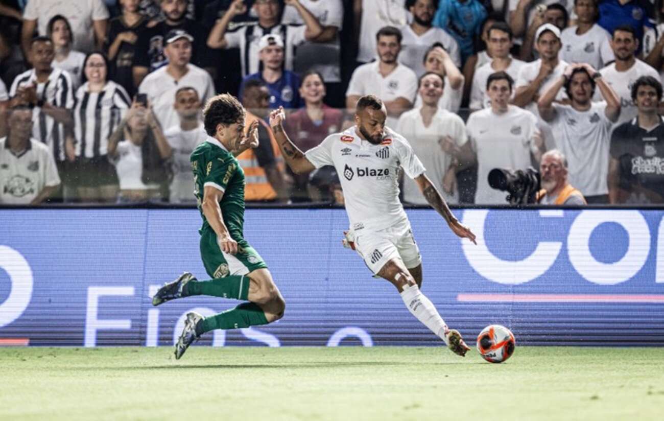 Clássico da Saudade: Palmeiras bate Santos com gols nos acréscimos