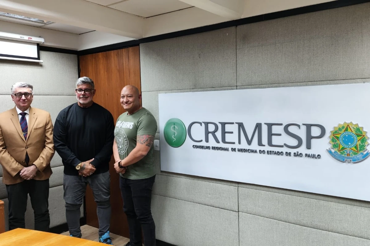 Após ação do Cremesp, Justiça torna Frota réu por vídeo em hospitais