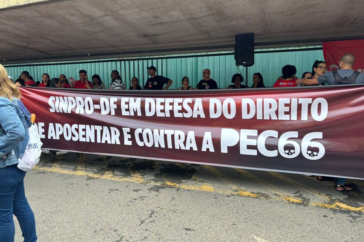 Professores protestam na Câmara contra PEC do parcelamento de dívidas