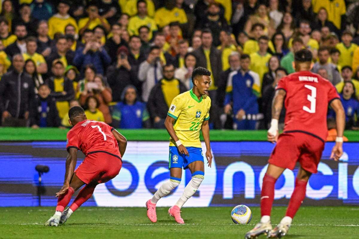 Estêvão entra na lista do TOP5 mais jovem da Seleção Brasileira