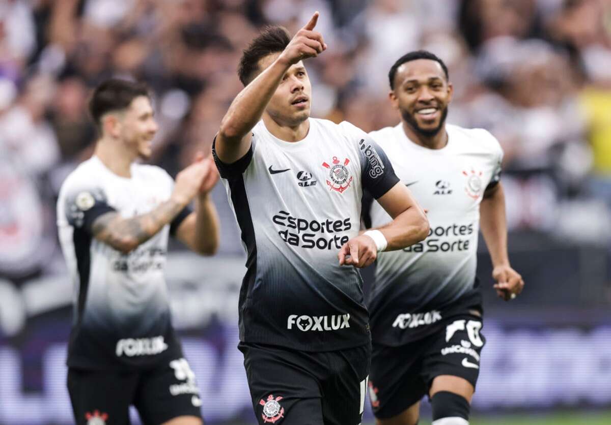 Romero brilha, Depay estreia e Corinthians vence antes de jogo no DF