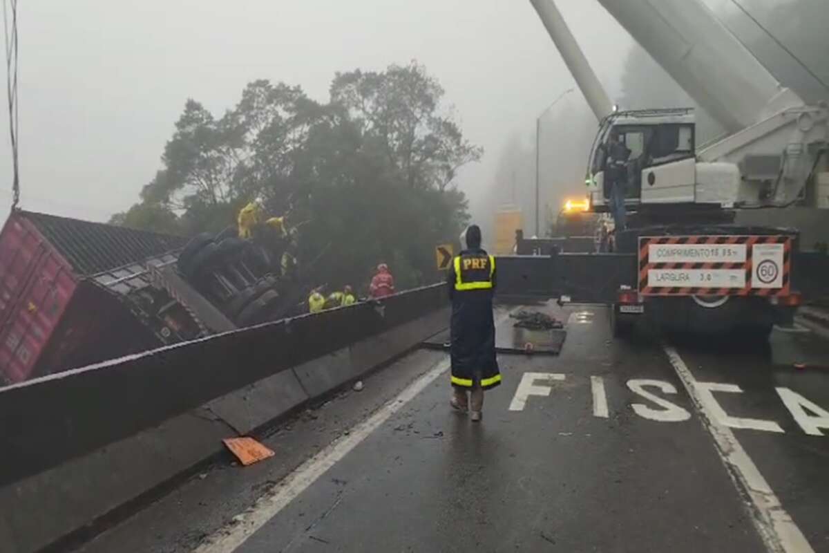 Veja imagens do acidente que matou 7 atletas no Paraná. Vídeo