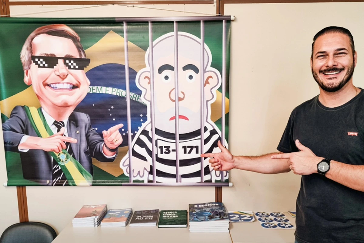 Saiba quem é o vereador bolsonarista que quer criar “Dia do Patriota”