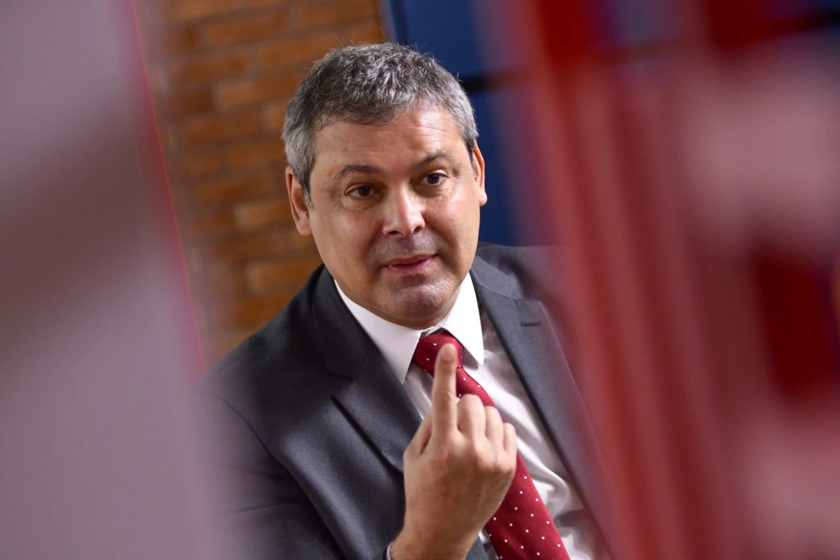 PT propõe teto único para salários de servidores em todo o país