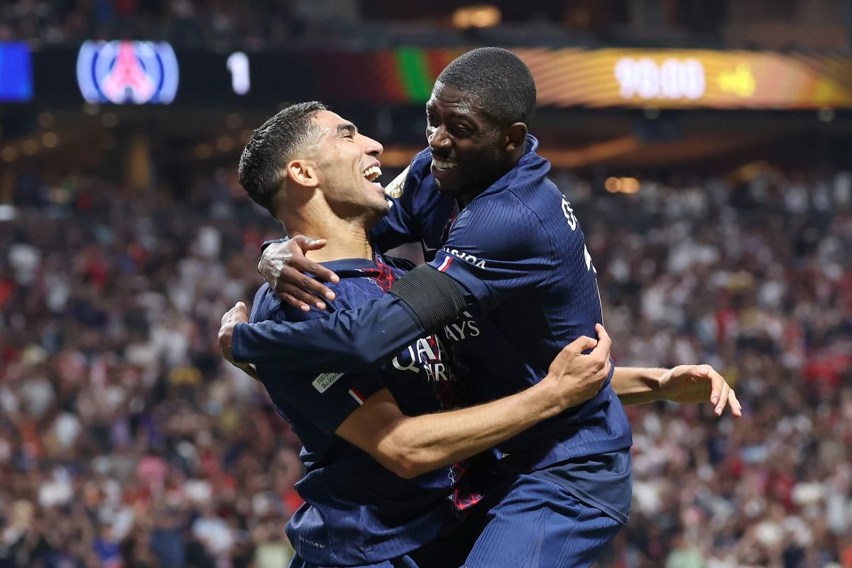Com dois a menos, PSG elimina Bayern e avança à semifinais do Mundial