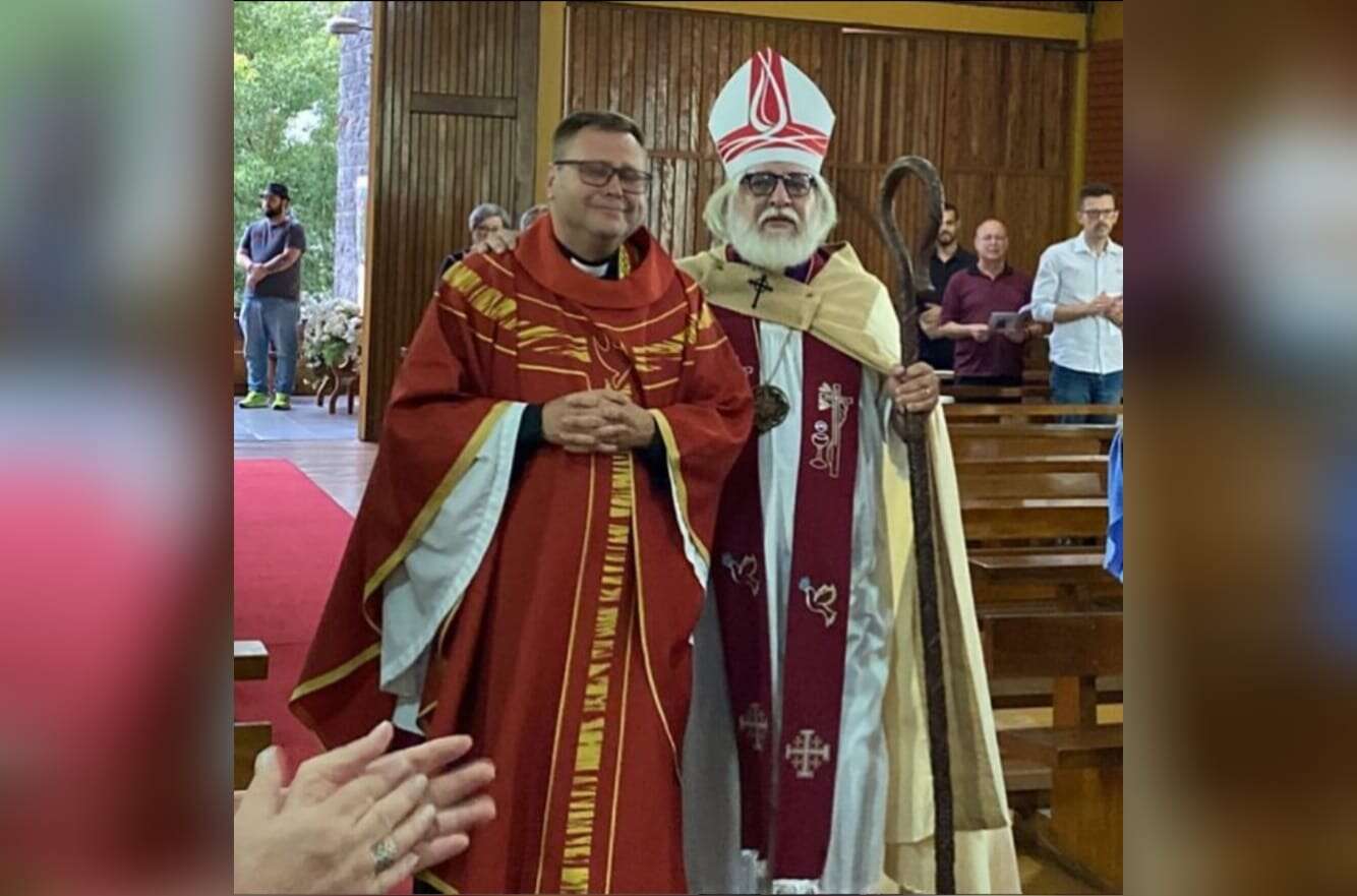 Igreja Anglicana de Caxias do Sul ordena 1ª sacerdote gay: “Compaixão”