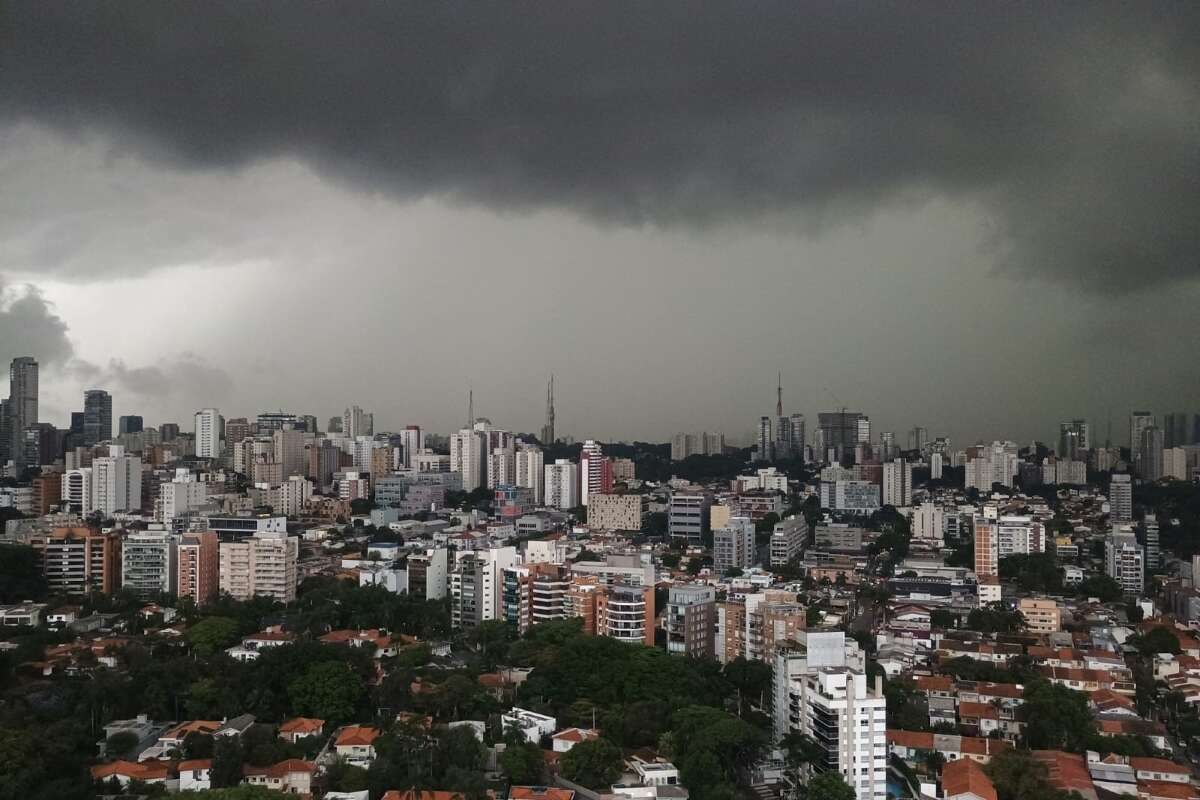 CGE coloca SP em estado de atenção e prevê chuva moderada na madrugada