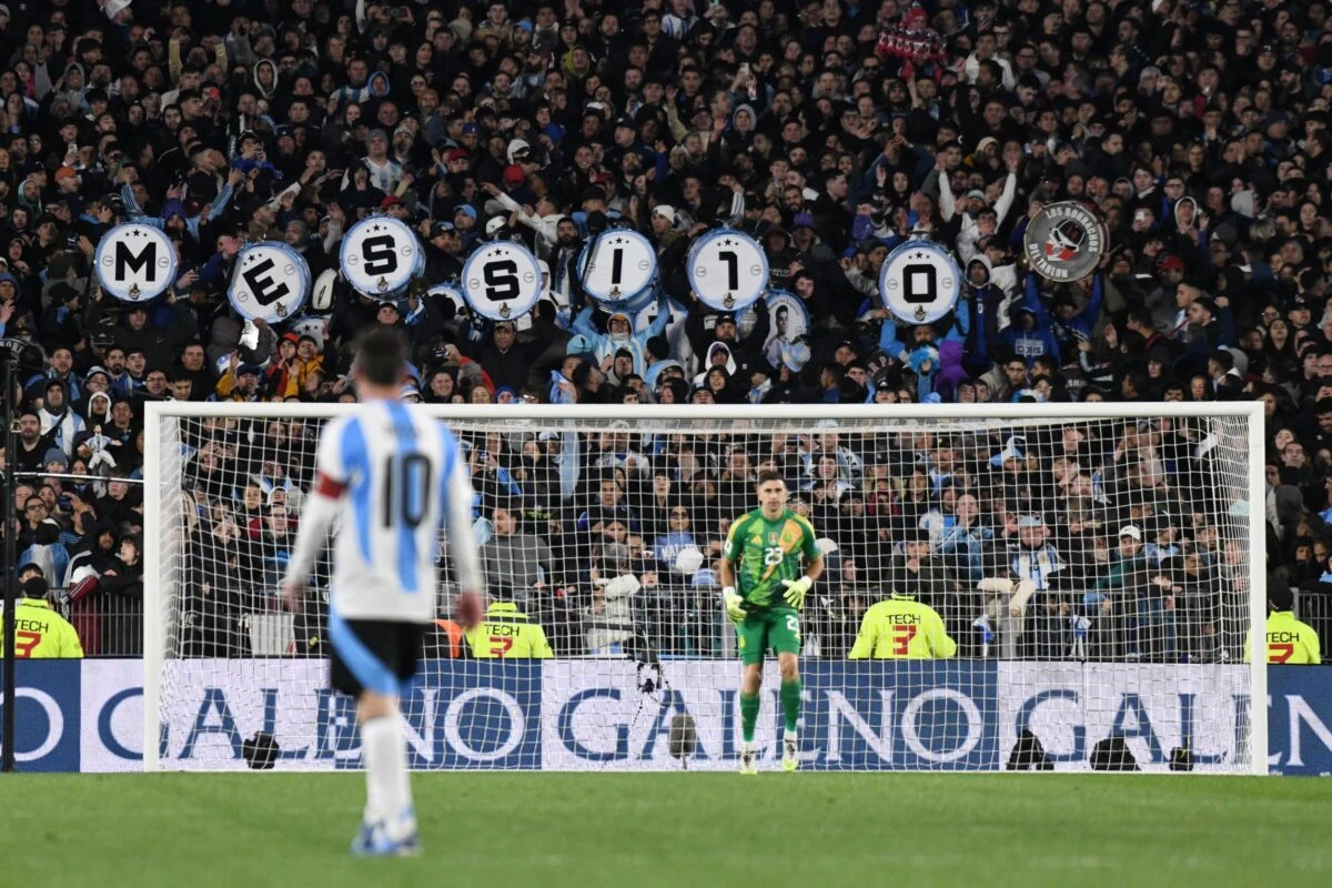 Pela seleção argentina, Messi iguala recorde de Cristiano Ronaldo; veja