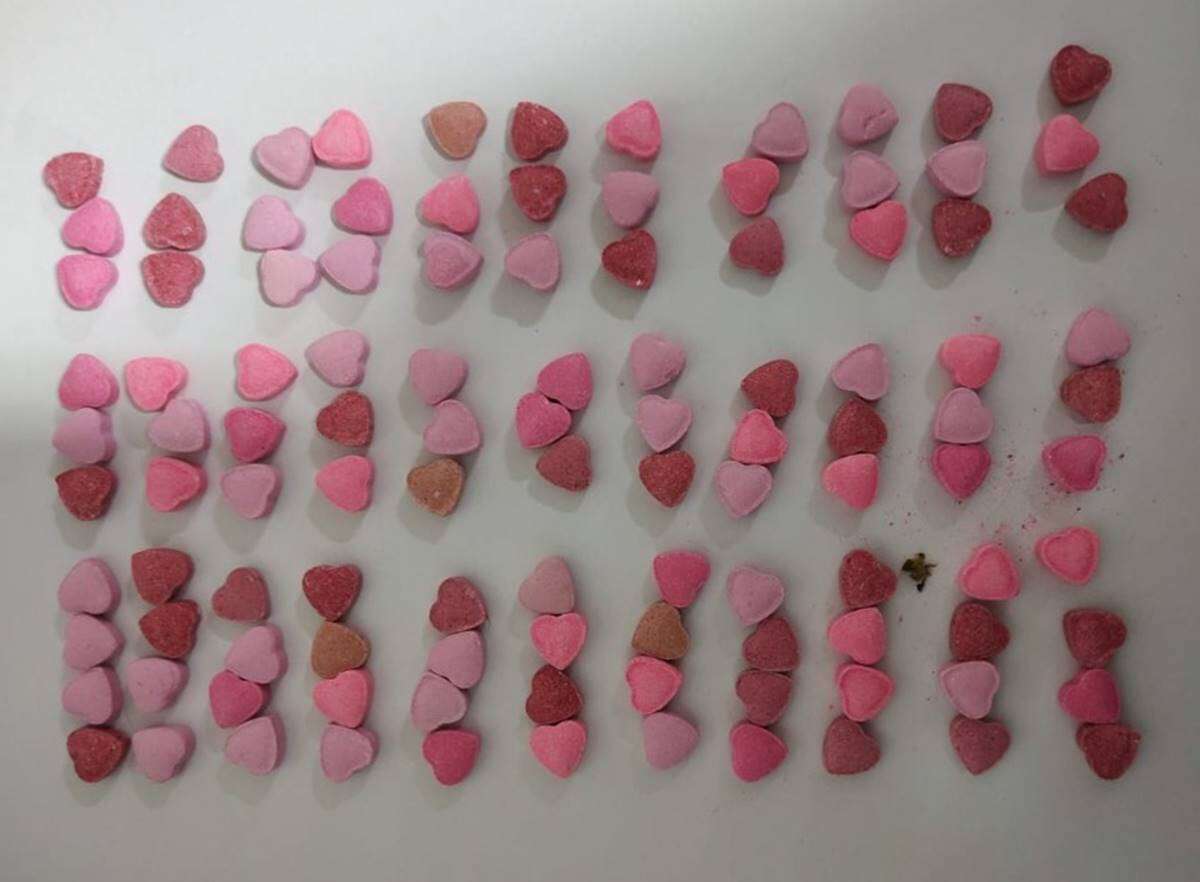 PE: polícia prende suspeito de tráfico com 220 comprimidos de ecstasy