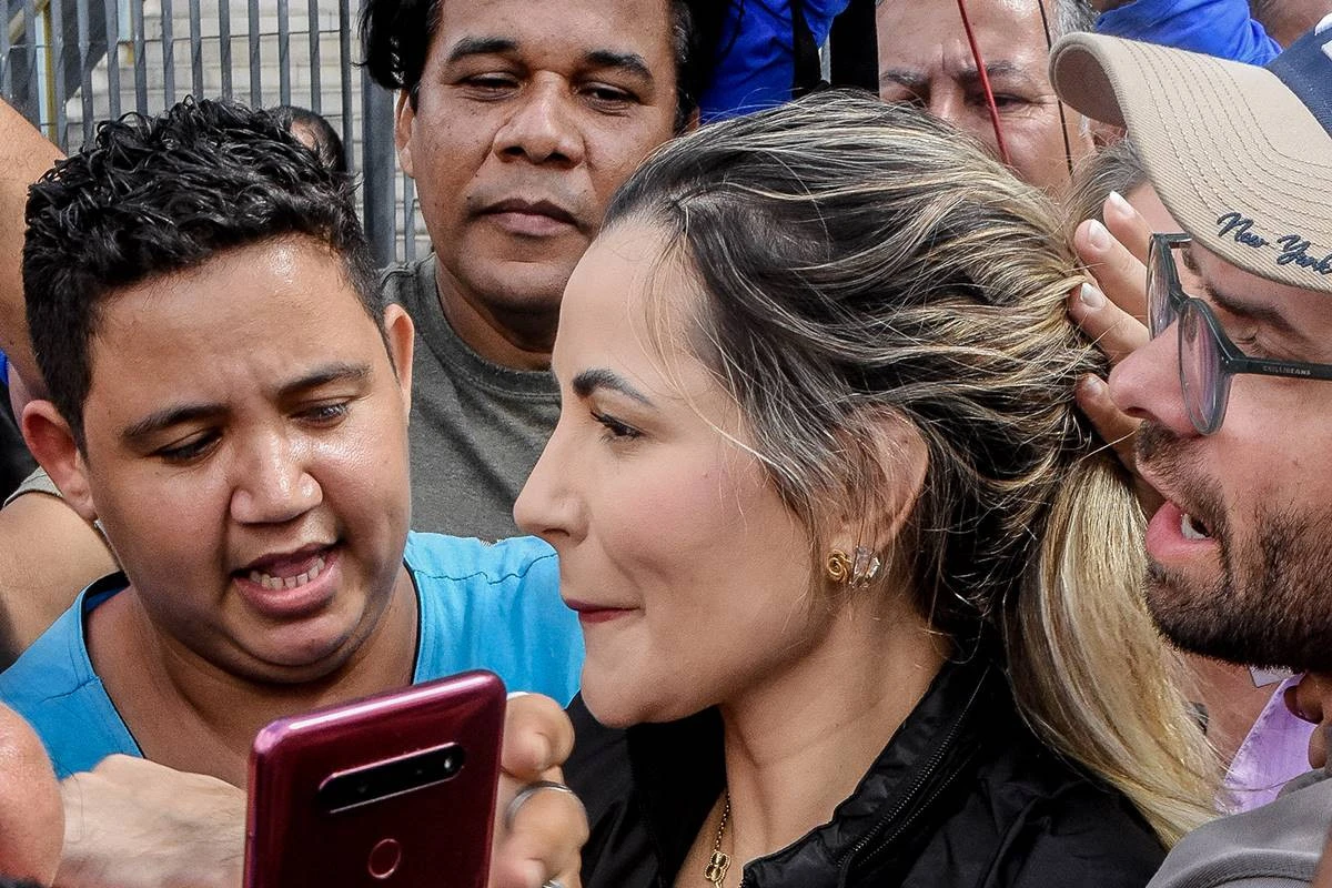 Com habeas corpus, Deolane decide não comparecer à CPI das Bets