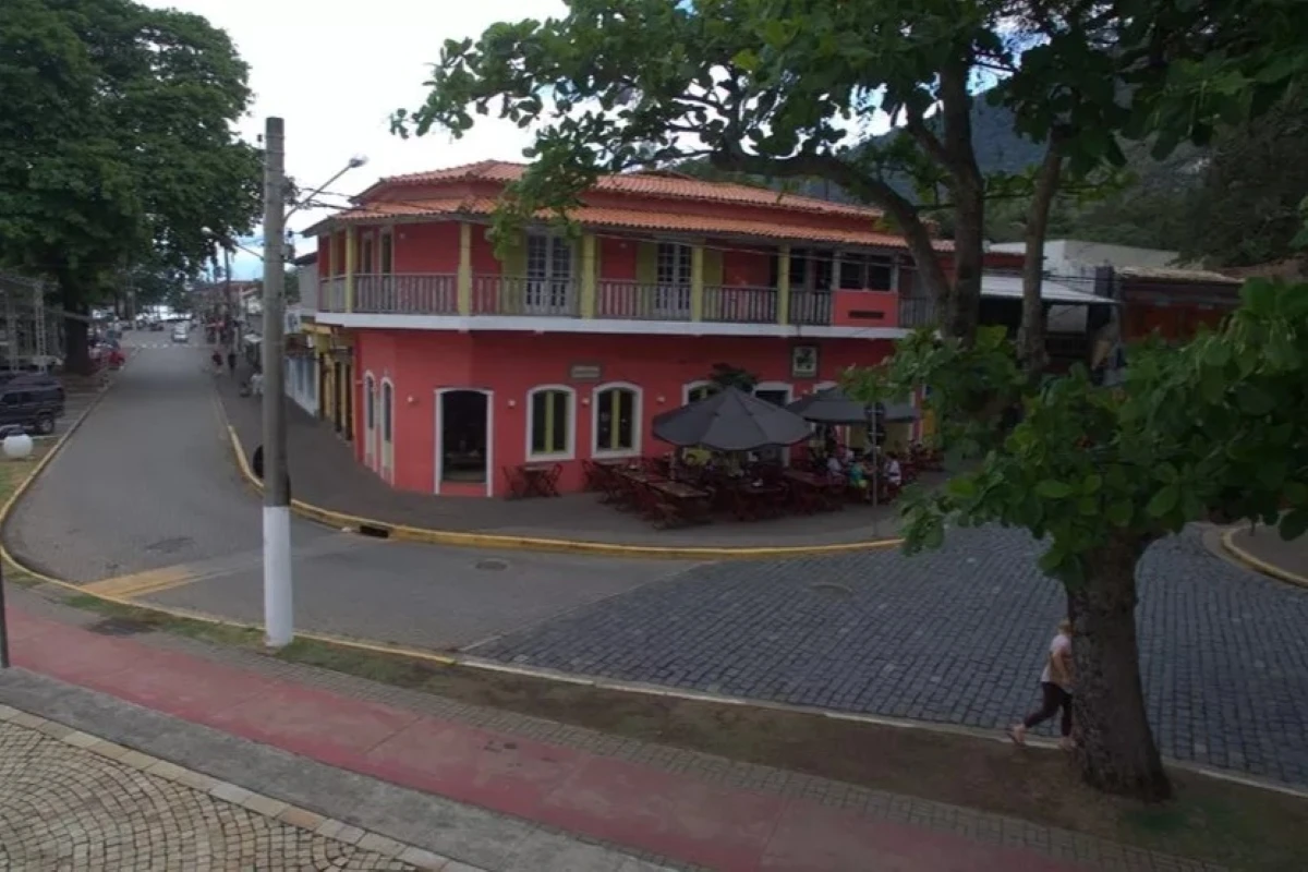 Homens que mataram barman espancado após “flerte” são condenados