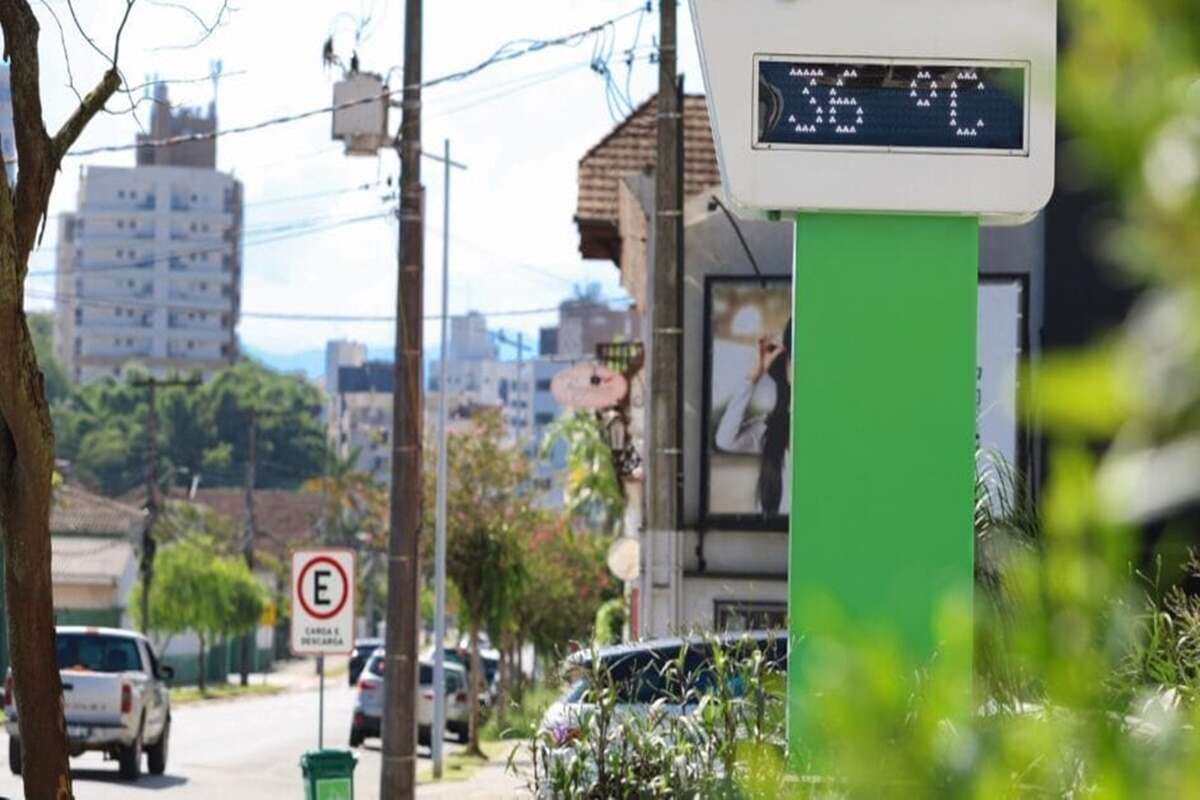 Após sensação térmica de 53°C, cidade em SC terá temporais e granizo