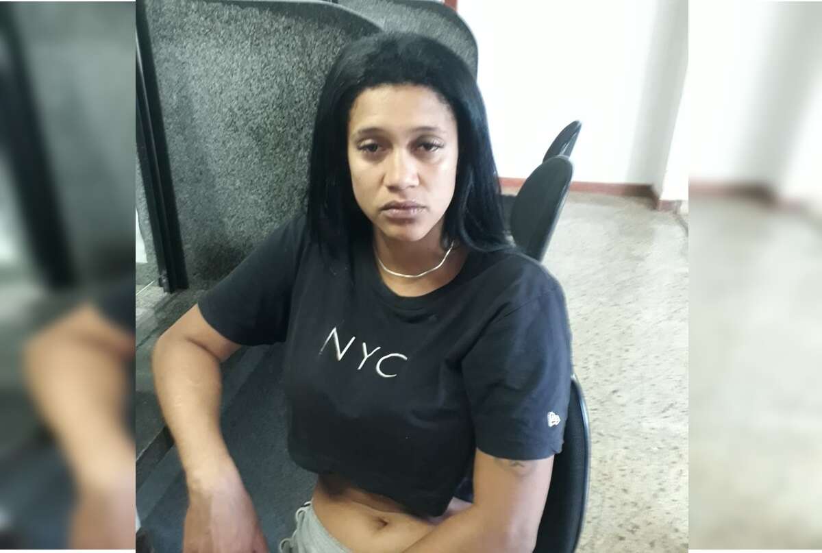 Prostituta que fugiu de DP quis matar rival após ter barraco queimado