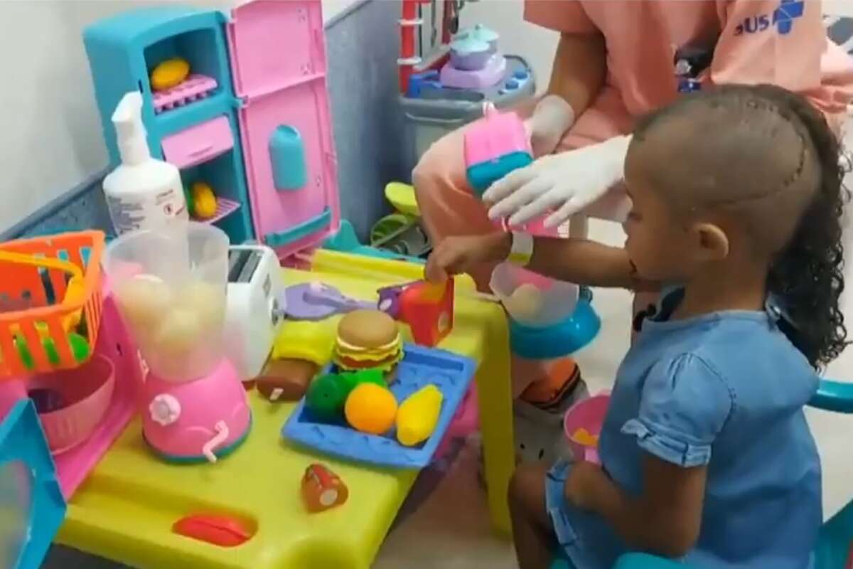 Criança recebe alta após sofrer traumatismo craniano em creche