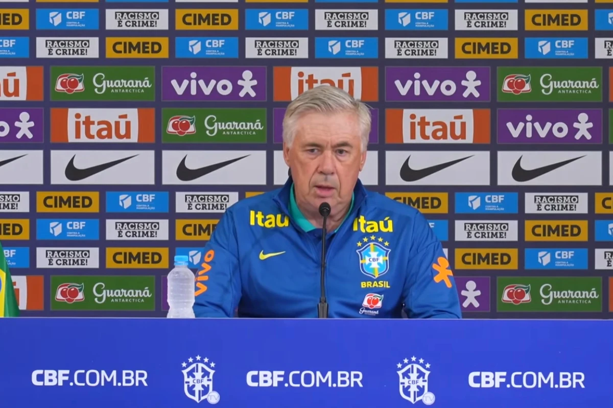 Ancelotti elogia Raphinha em entrevista: “Um dos melhores jogadores”