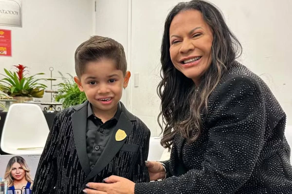 Dona Ruth viaja com o neto Léo em meio à disputa judicial