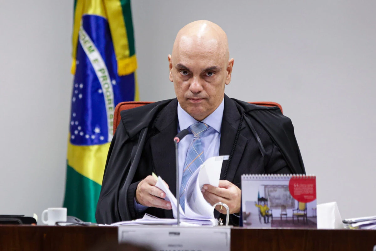 Moraes vota por 17 anos para mulher do áudio no 8/1: “Quebramos o STF”