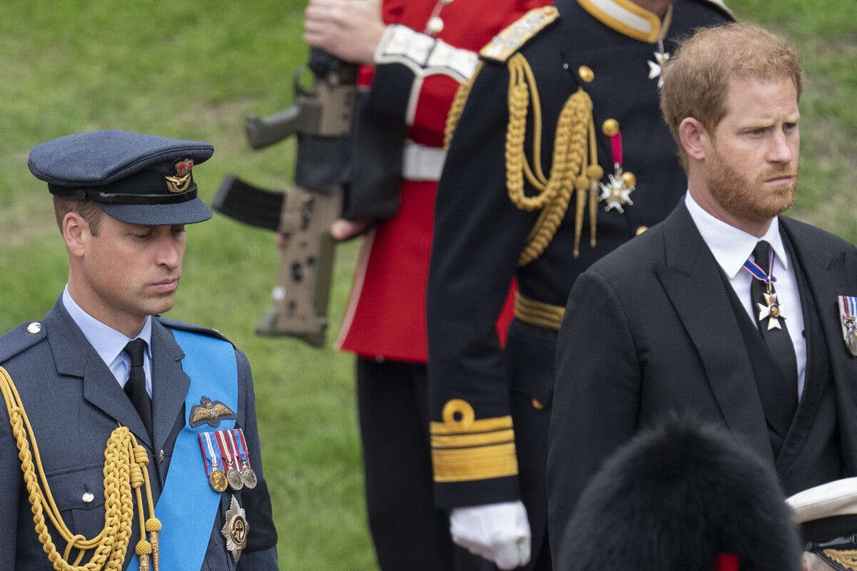 William teria criado plano para ofuscar visita de Harry ao Reino Unido