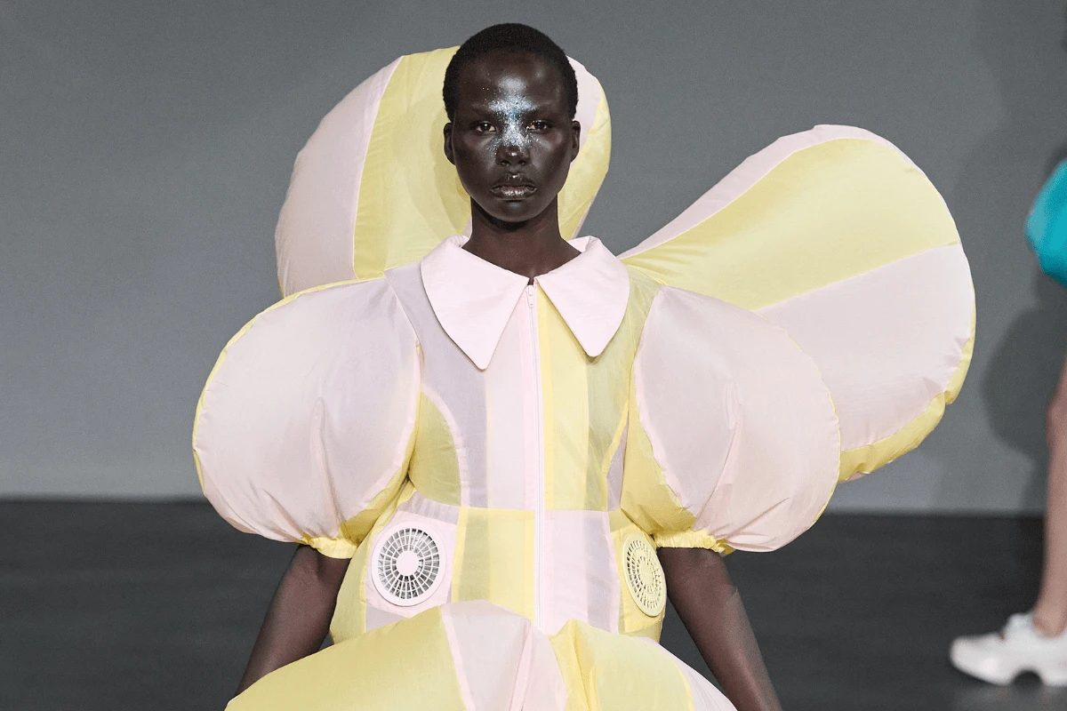 Contra o calor, roupas com ventilador ganham espaço em coleção de moda